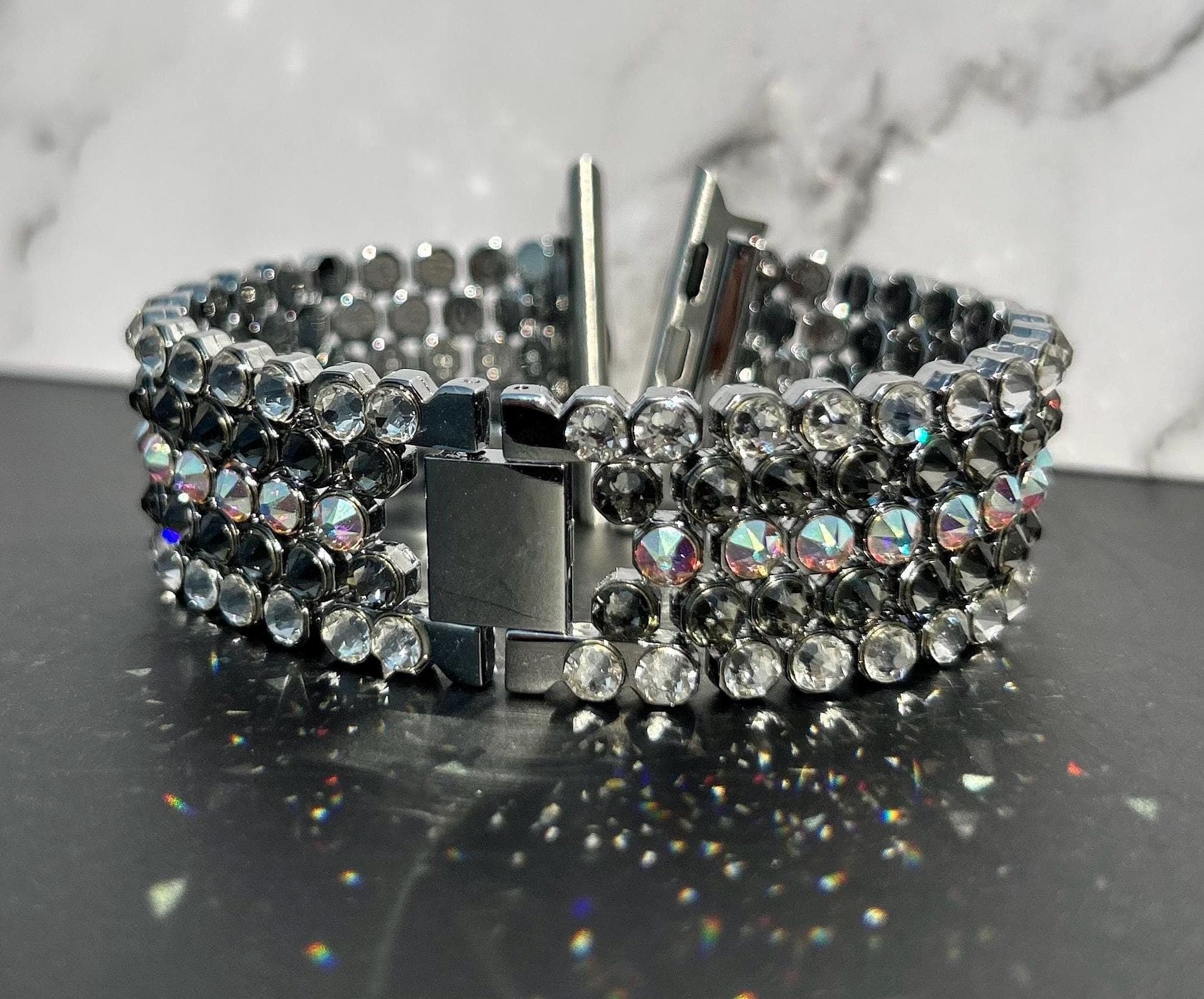 Fancy crystal Apple watch band — photograph 1 of 10