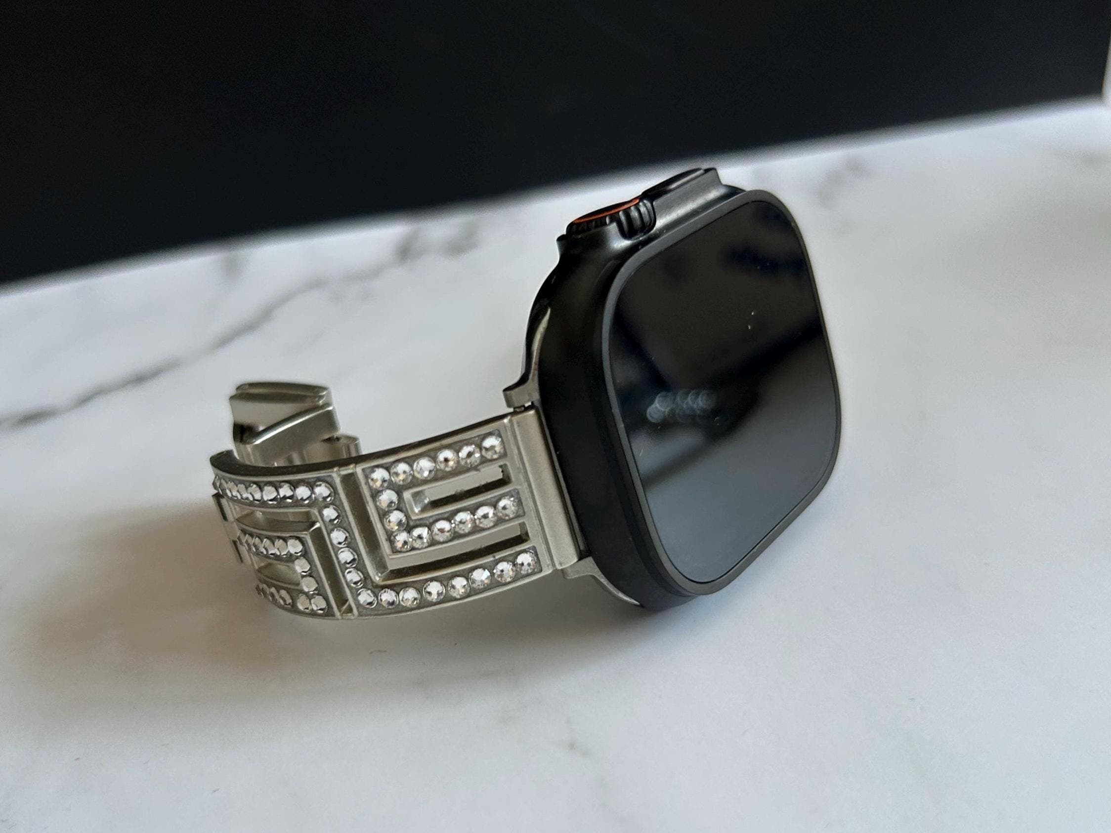 Bling Apple watch bracelet — photograph 1 of 7
