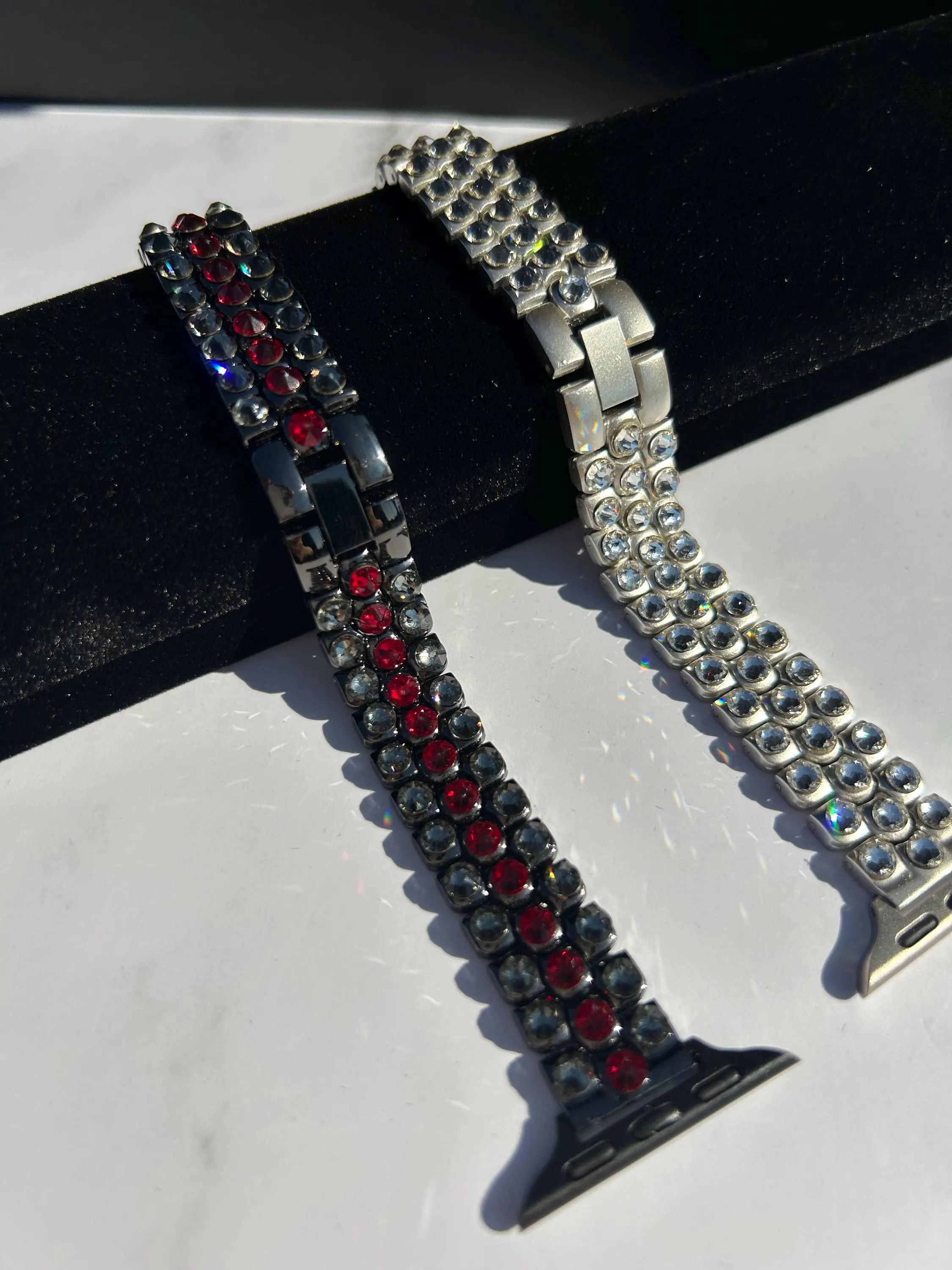 Metal bracelet for Apple and Samsung